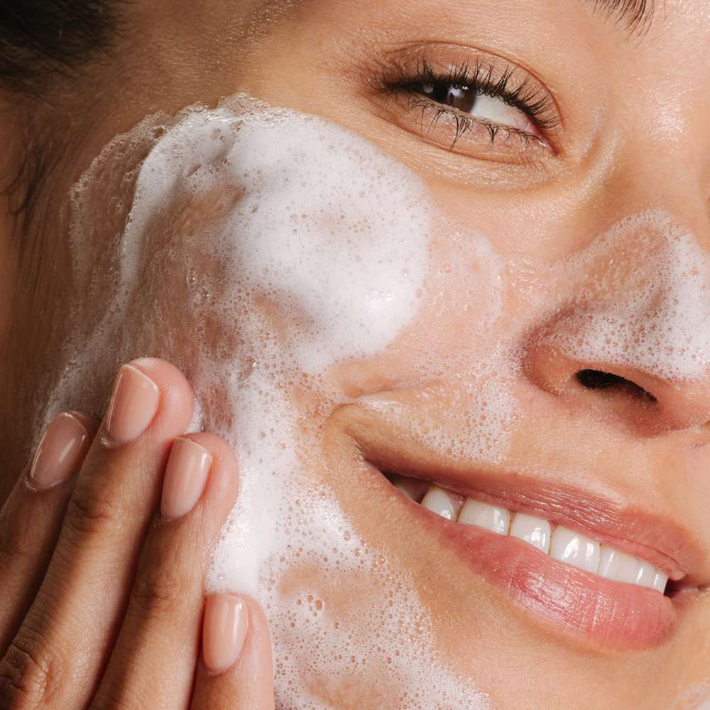breakout clearing foaming wash - Image 3