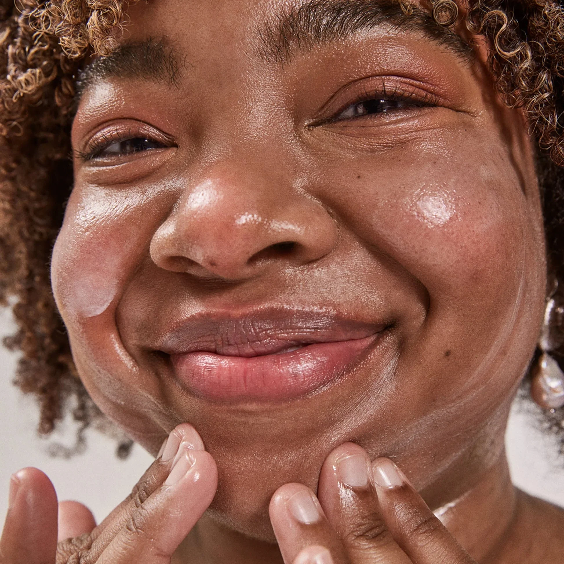 dynamic skin recovery SPF50 moisturiser - Image 10