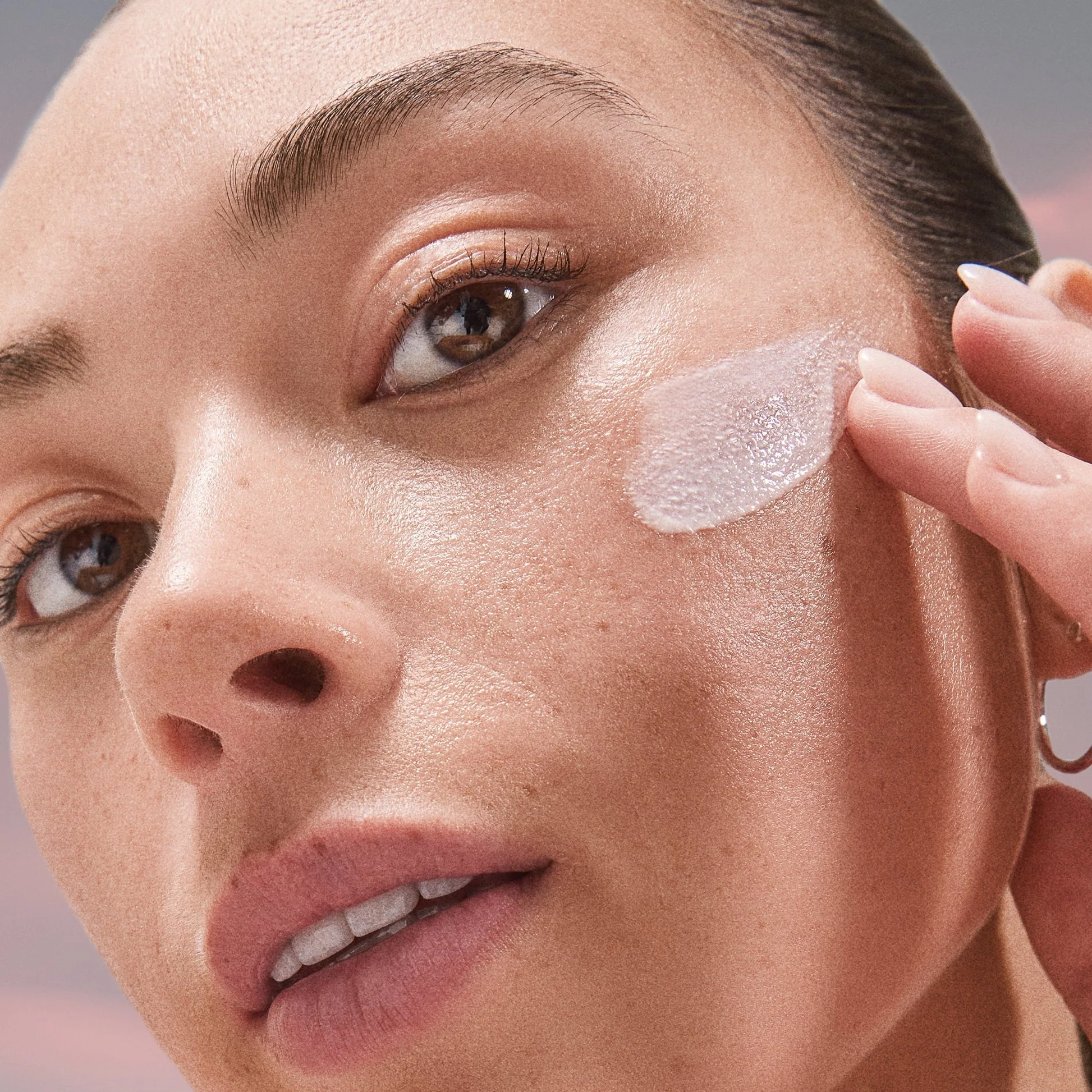 dynamic skin recovery SPF50 moisturiser - Image 3